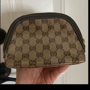 Small Gucci makeup bag